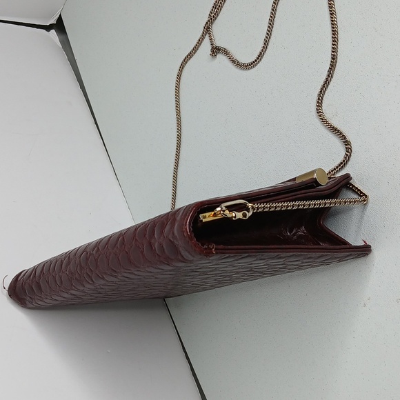 Ruth Saltz - Burgundy Aligator Embossed Leather Shoulder Bag With Fold Over Flap - Picture 11 of 13